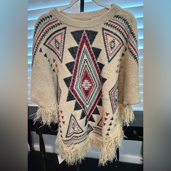 Fadivo | Aztec Poncho - Picture 3 of 5